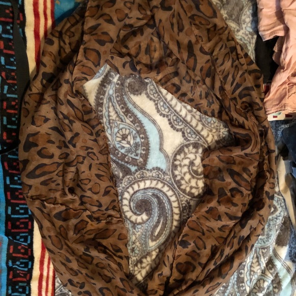 leopard infinity scarf - Picture 2 of 2